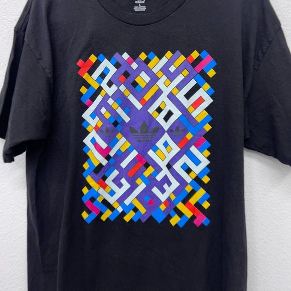 Adidas short sleeve purple graphic geometric crew neck mens shirt  Size: L - Picture 3 of 5